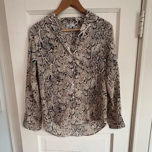 Rails 100% Silk Blouse. Snakeskin Pattern XS.  Elevated. Upscale